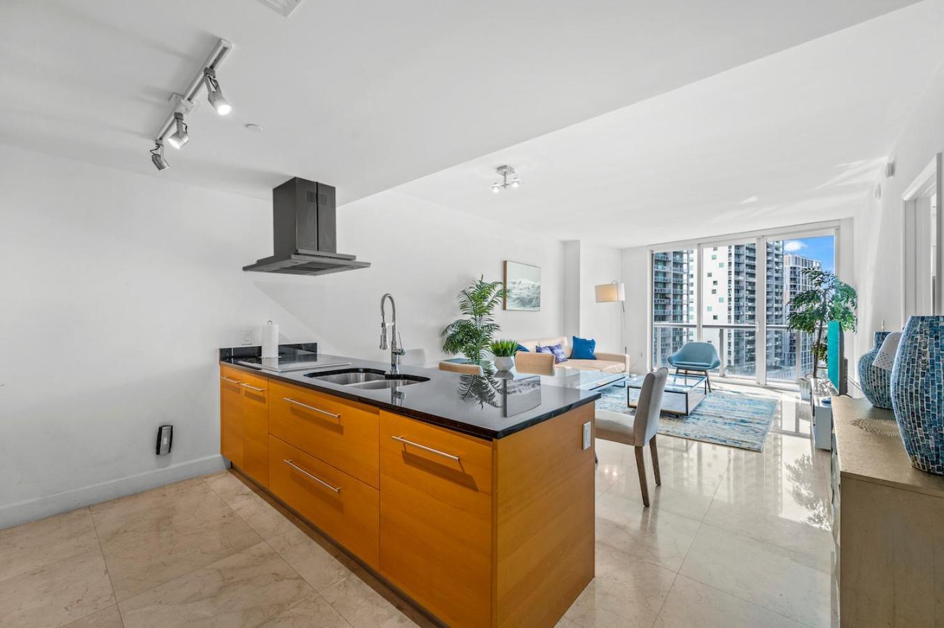 Apartahotel *w Icon Brickell- Luxury 2br Highrise Corner Condo**