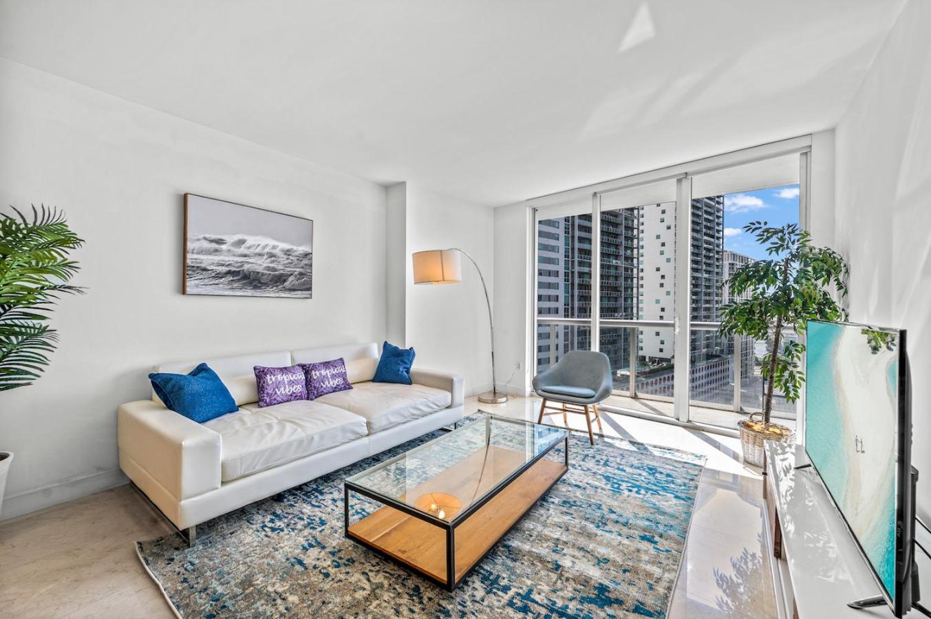 Apartahotel *w Icon Brickell- Luxury 2br Highrise Corner Condo** Miami