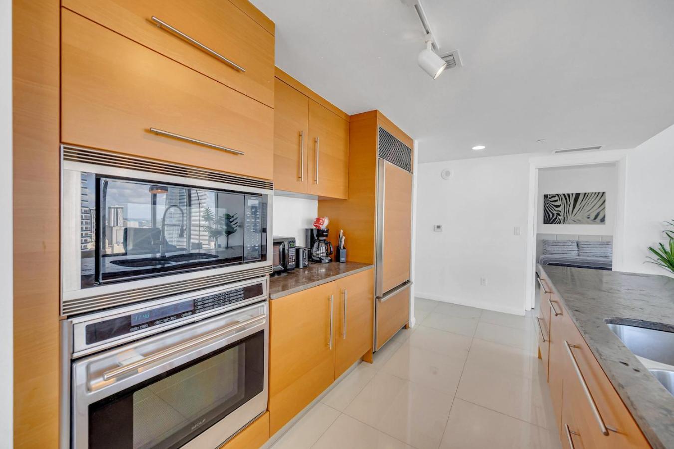 Apartahotel *w Icon Brickell- Luxury 2br Highrise Corner Condo**
