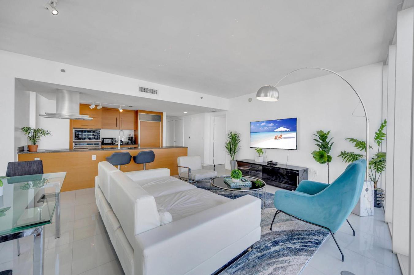 *w Icon Brickell- Luxury 2br Highrise Corner Condo** Apartahotel