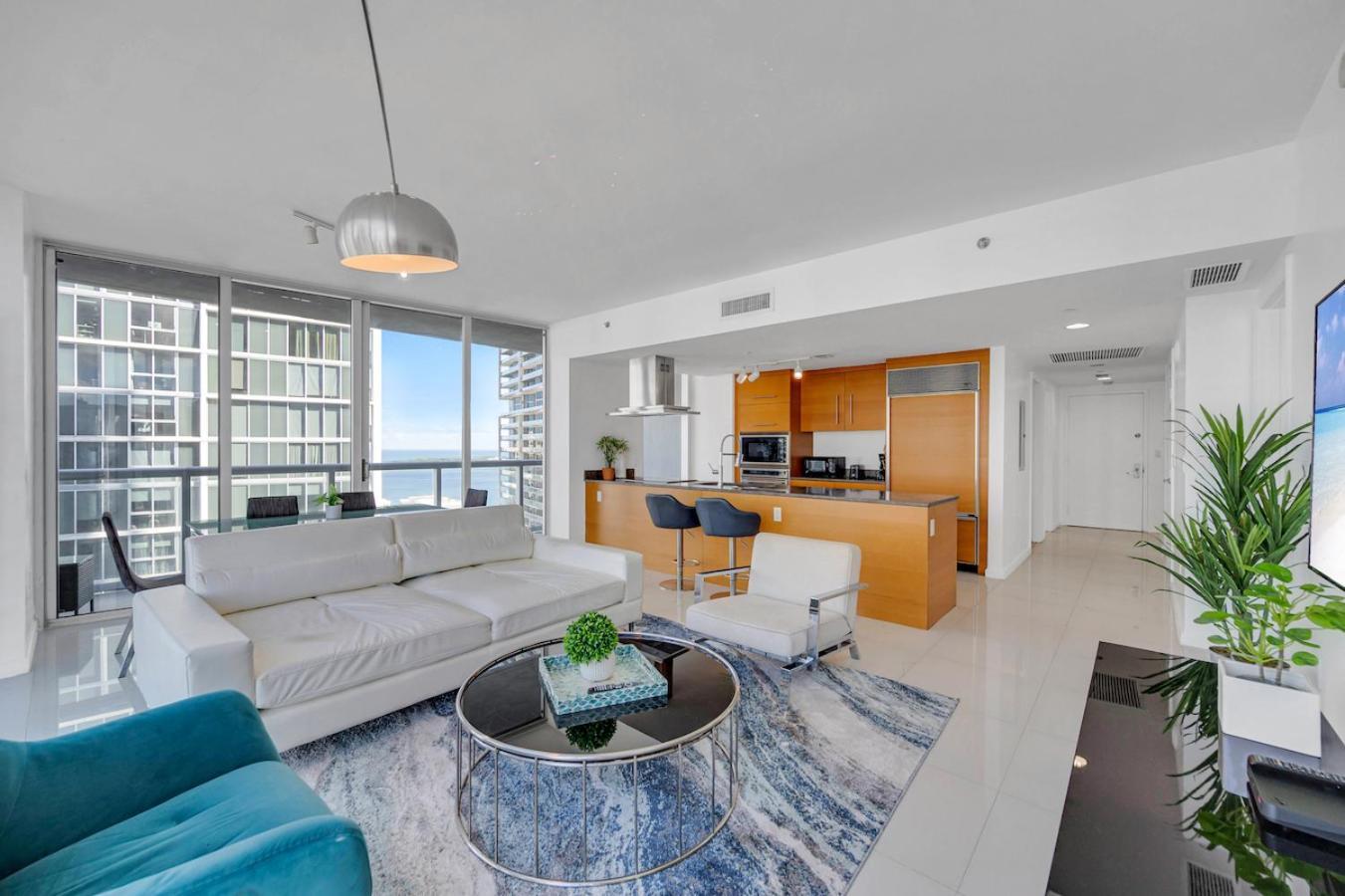 *w Icon Brickell- Luxury 2br Highrise Corner Condo** Apartahotel