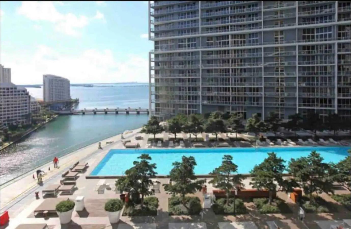 *w Icon Brickell- Luxury 2br Highrise Corner Condo** Apartahotel